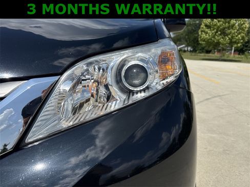 Used 2017 Toyota Sienna LE image 35