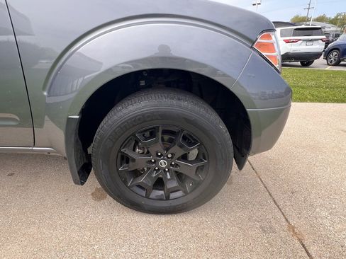 Used 2020 Nissan Frontier SV w/ Midnight Edition Floor Mats image 36