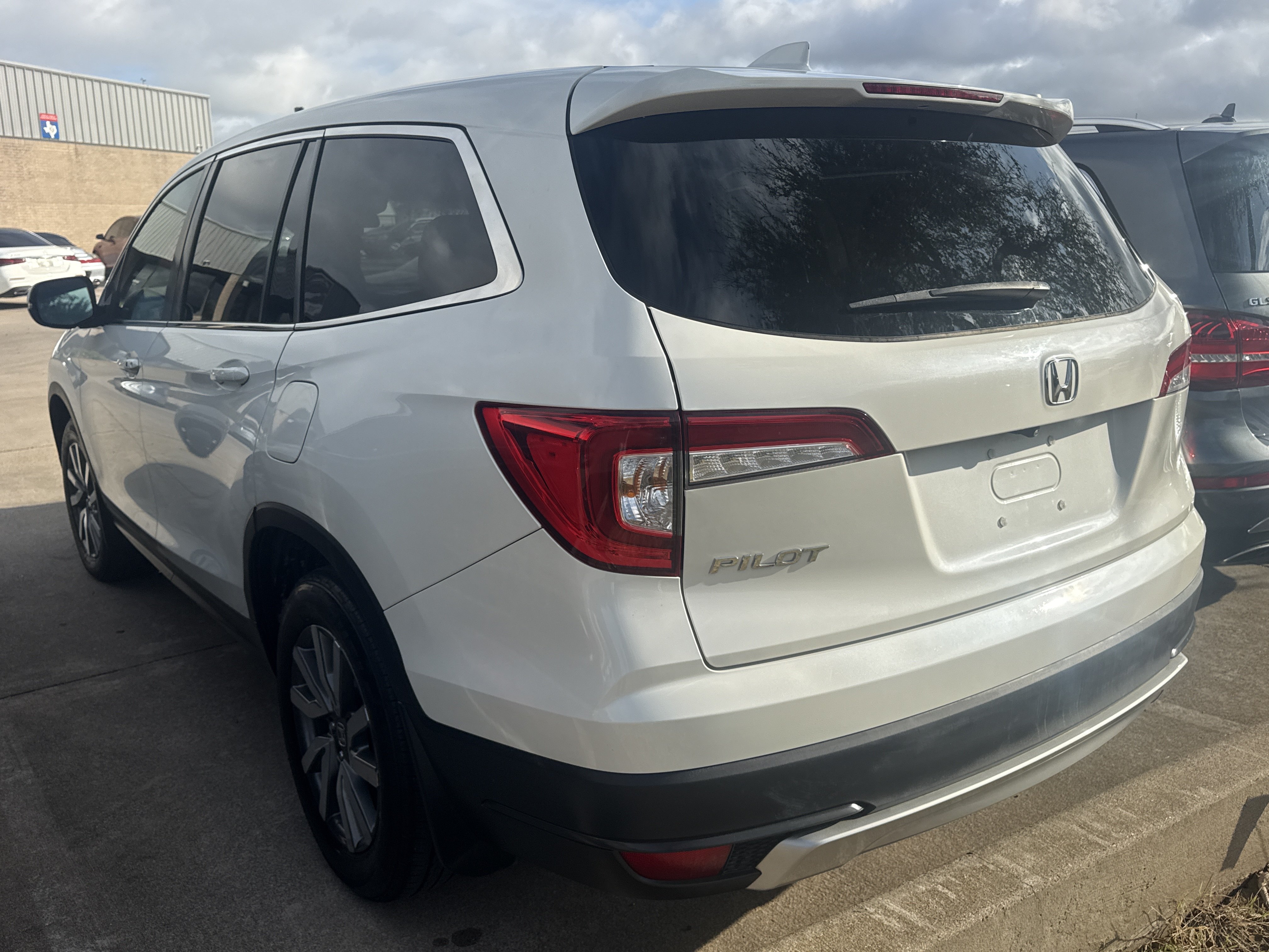 Used 2019 Honda Pilot EX image 3