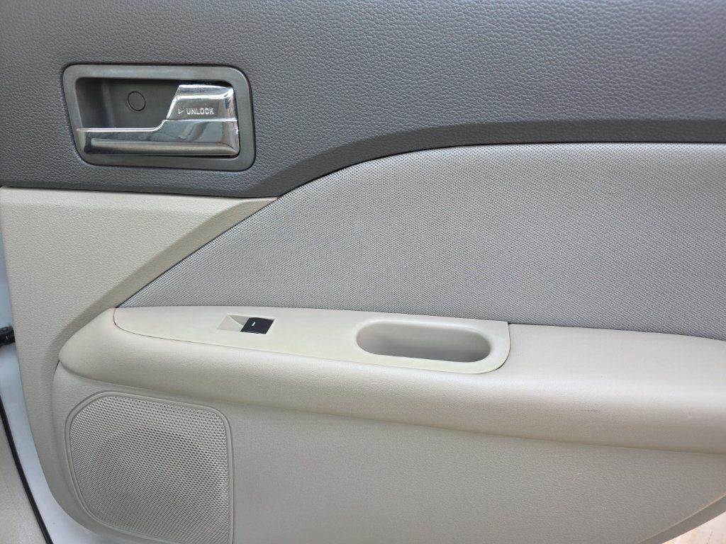 Used 2012 Ford Fusion SE FWD image 24
