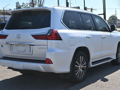 Used 2018 Lexus LX 570 LX 570 image 15