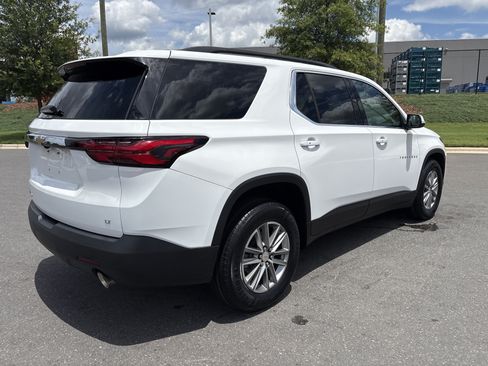 Used 2023 Chevrolet Traverse LT AWD/4WD image 9