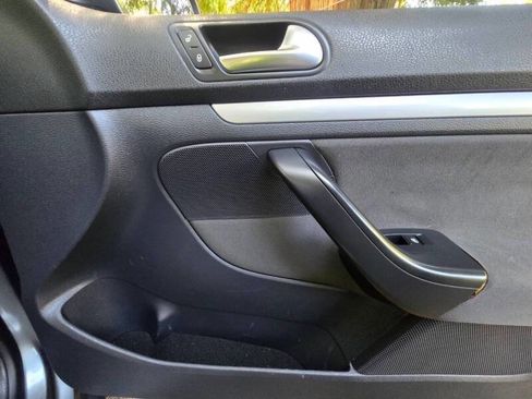 Used 2010 Volkswagen Jetta S image 22