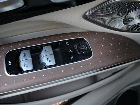 Used 2023 Mercedes-Benz EQS 580 4MATIC SUV image 17