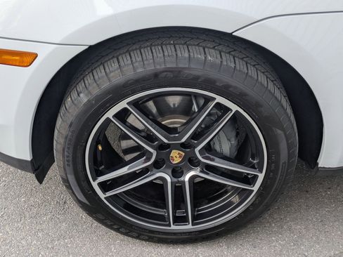 Used 2020 Porsche Macan S image 11