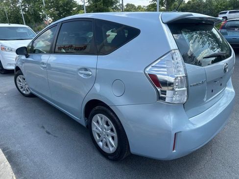Used 2014 Toyota Prius V Two FWD image 4