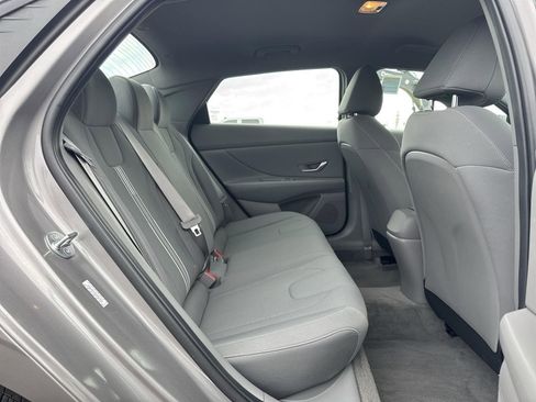 Used 2023 Hyundai Elantra SEL w/ Convenience Package image 36