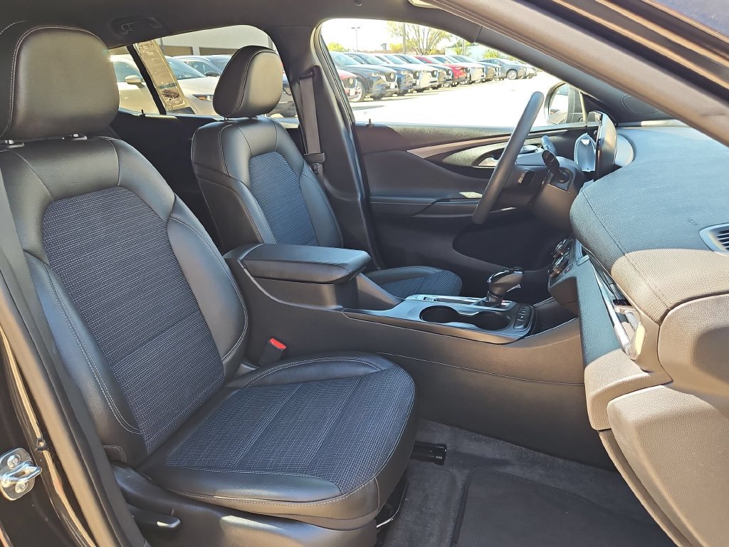 Used 2026 Buick Envista Preferred FWD image 31