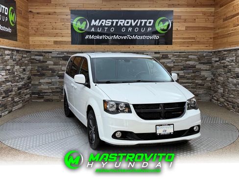Used 2018 Dodge Grand Caravan SE FWD image 1