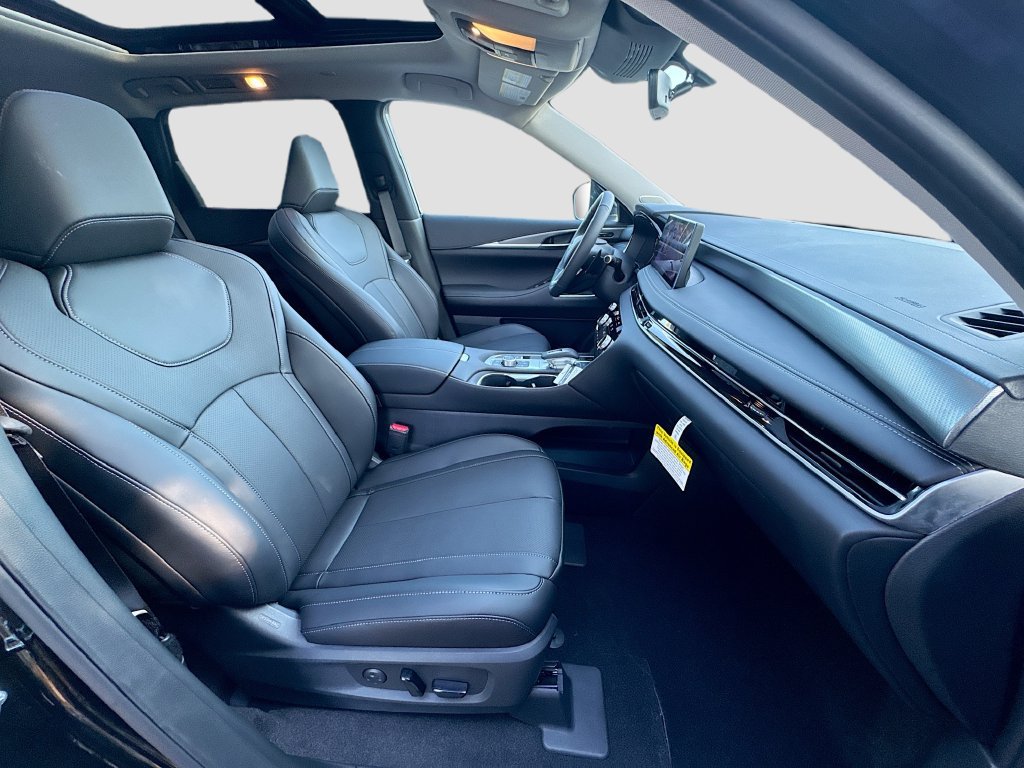 Certified 2026 INFINITI QX60 Luxe w/ Cargo Package AWD/4WD image 32