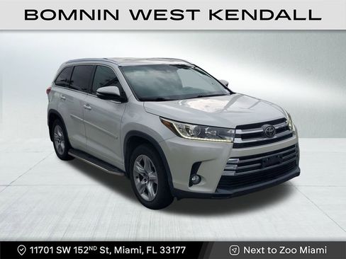Used 2017 Toyota Highlander Limited image 1
