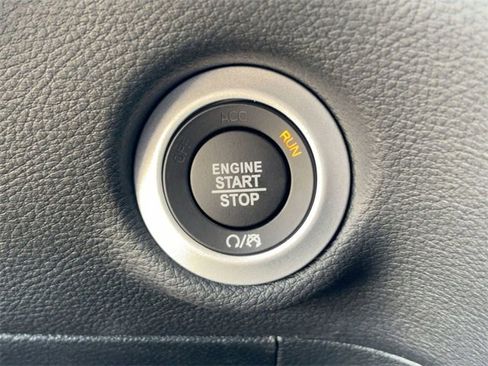 New 2026 Chrysler Pacifica Select w/ S Appearance Package image 25