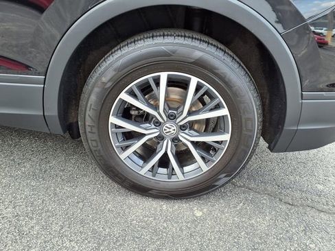 Used 2019 Volkswagen Tiguan SE w/ Panoramic Sunroof Package image 11