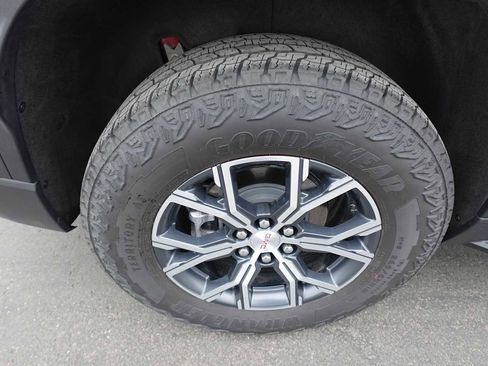 Used 2025 GMC Acadia AT4 w/ Luxury Package AWD/4WD image 36