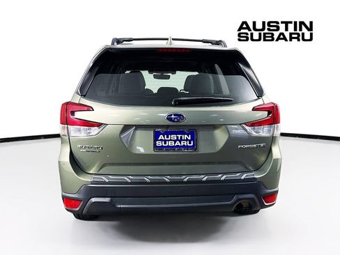 Used 2019 Subaru Forester Premium AWD/4WD image 6