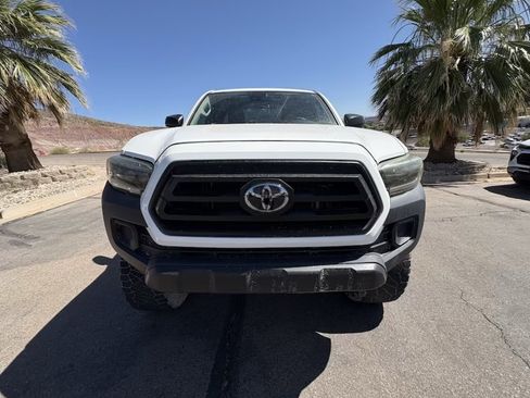 Used 2022 Toyota Tacoma SR AWD/4WD image 8