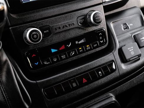 Used 2024 RAM ProMaster 2500 w/ Quick Order Package 22G SLT image 21