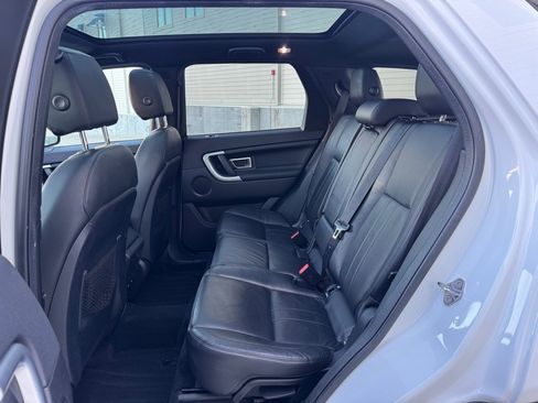 Used 2018 Land Rover Discovery Sport HSE image 24