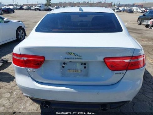 Used 2017 Jaguar XE Premium RWD image 21