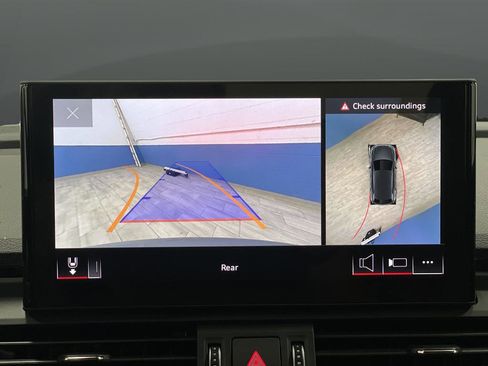 Used 2024 Audi Q5 e Premium Plus w/ Premium Plus Package image 11