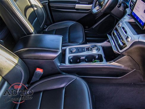 Used 2023 Ford Explorer XLT w/ Equipment Group 202A image 19