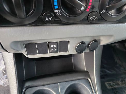 Used 2012 Toyota Tacoma PreRunner image 32