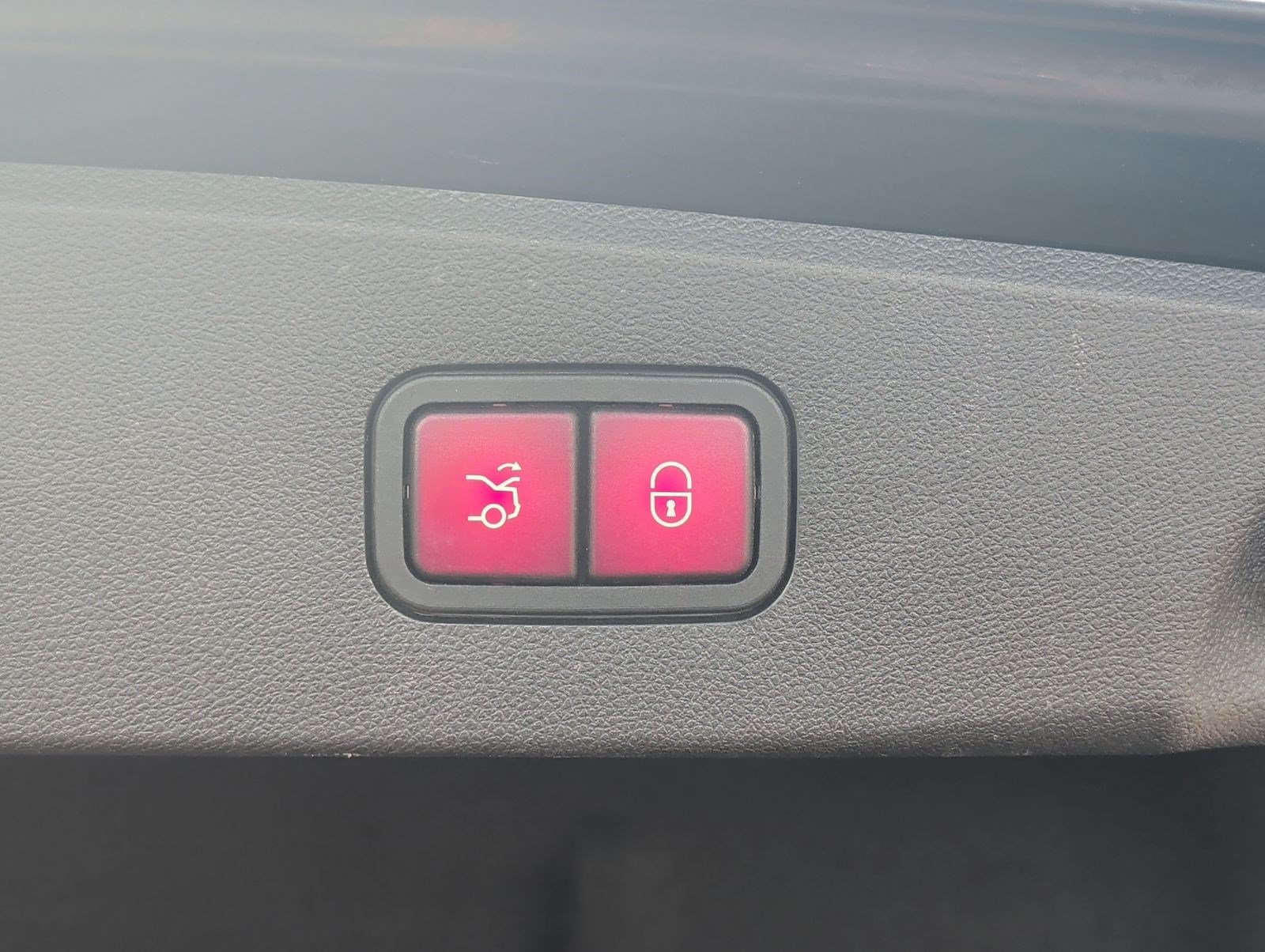 Used 2014 Mercedes-Benz E 350 Sedan image 26
