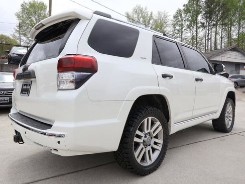 Used 2011 Toyota 4Runner SR5 w/ Convenience Pkg image 7
