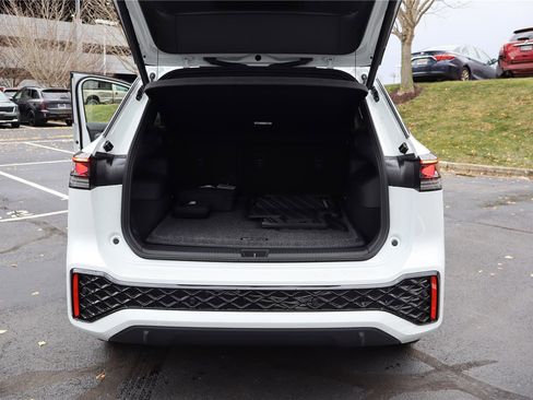 New 2026 Volkswagen Tiguan SEL R-Line image 5