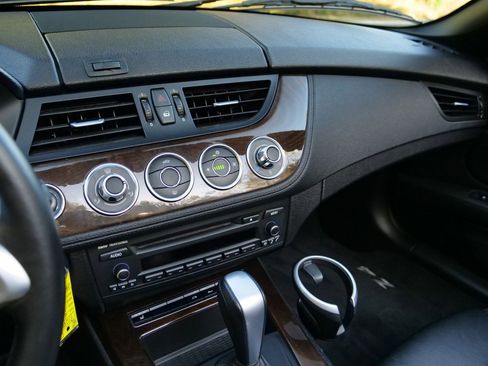 Used 2011 BMW Z4 sDrive30i image 14