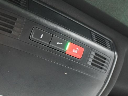 Used 2022 Volkswagen Tiguan SE R-Line image 23