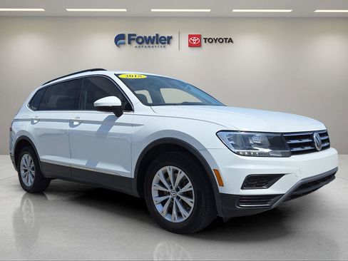 Used 2018 Volkswagen Tiguan SE w/ Panoramic Sunroof Package FWD image 1