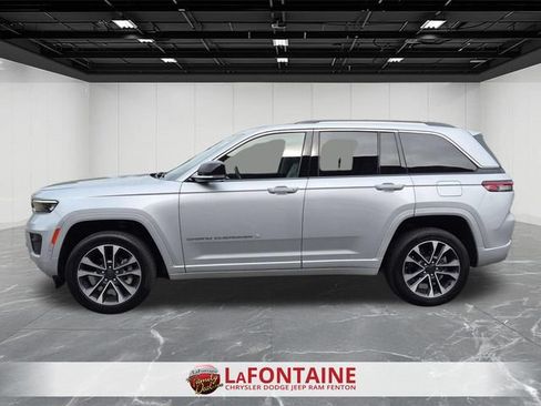 Used 2022 Jeep Grand Cherokee Overland AWD/4WD image 2