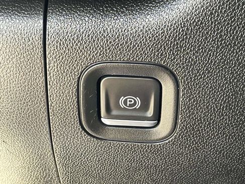 Used 2022 Chevrolet Silverado 1500 Custom RWD image 20