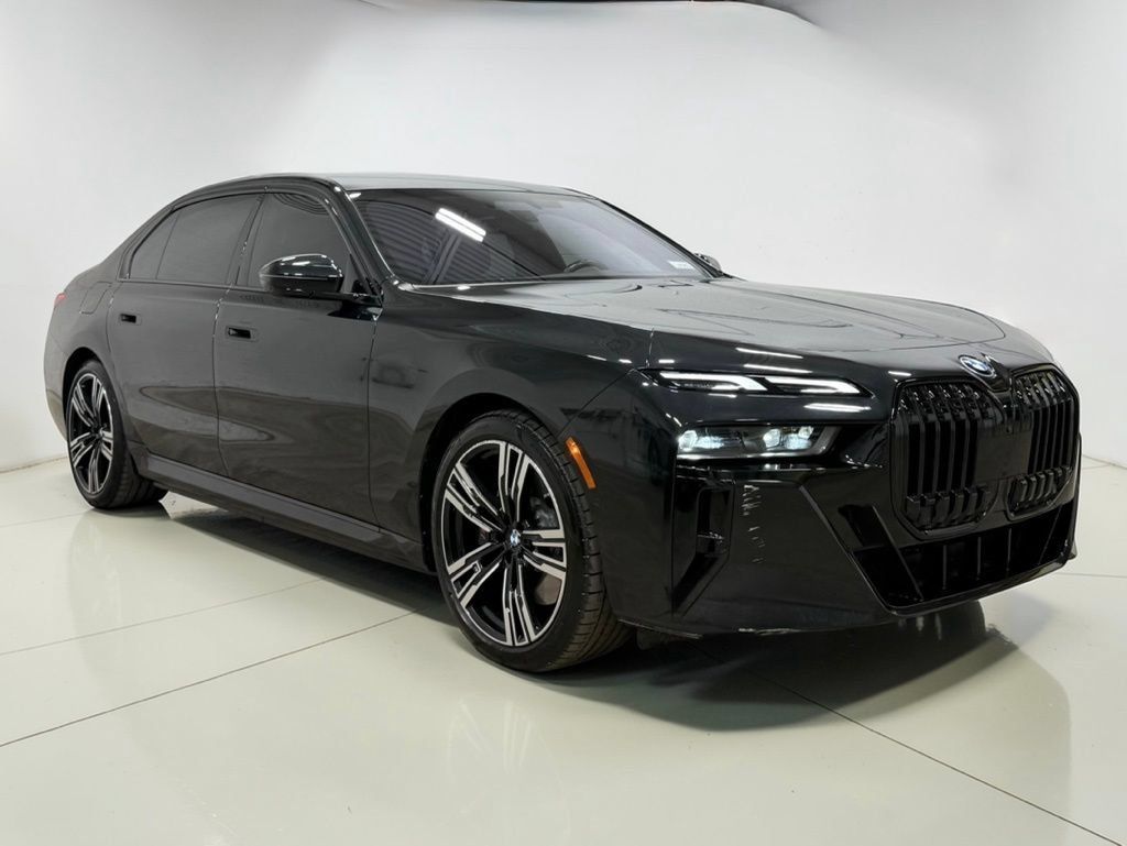 Used 2023 BMW i7 xDrive60 AWD/4WD image 12