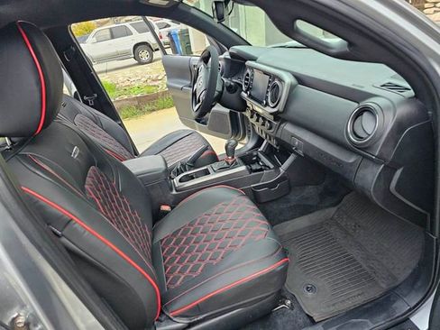 Used 2023 Toyota Tacoma TRD Off-Road image 6