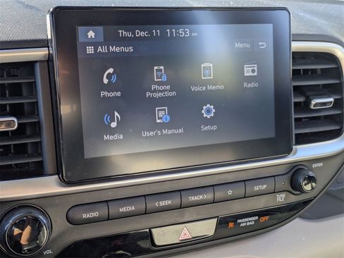 Used 2023 Hyundai Venue SEL image 20