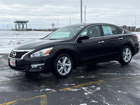 Used 2015 Nissan Altima 2.5 SV image 5