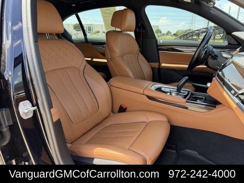 Used 2022 BMW 750i xDrive w/ M Sport Package AWD/4WD image 57