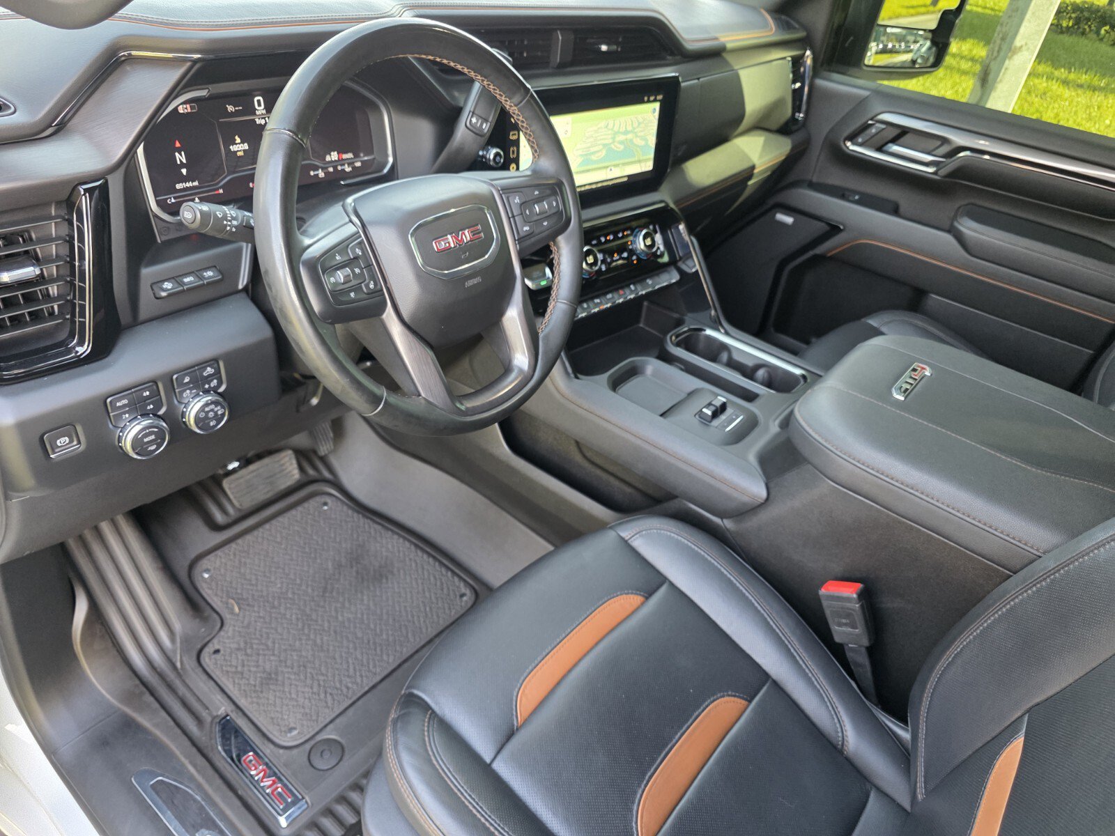 Used 2024 GMC Sierra 2500 AT4 w/ AT4 Premium Plus Package AWD/4WD image 11