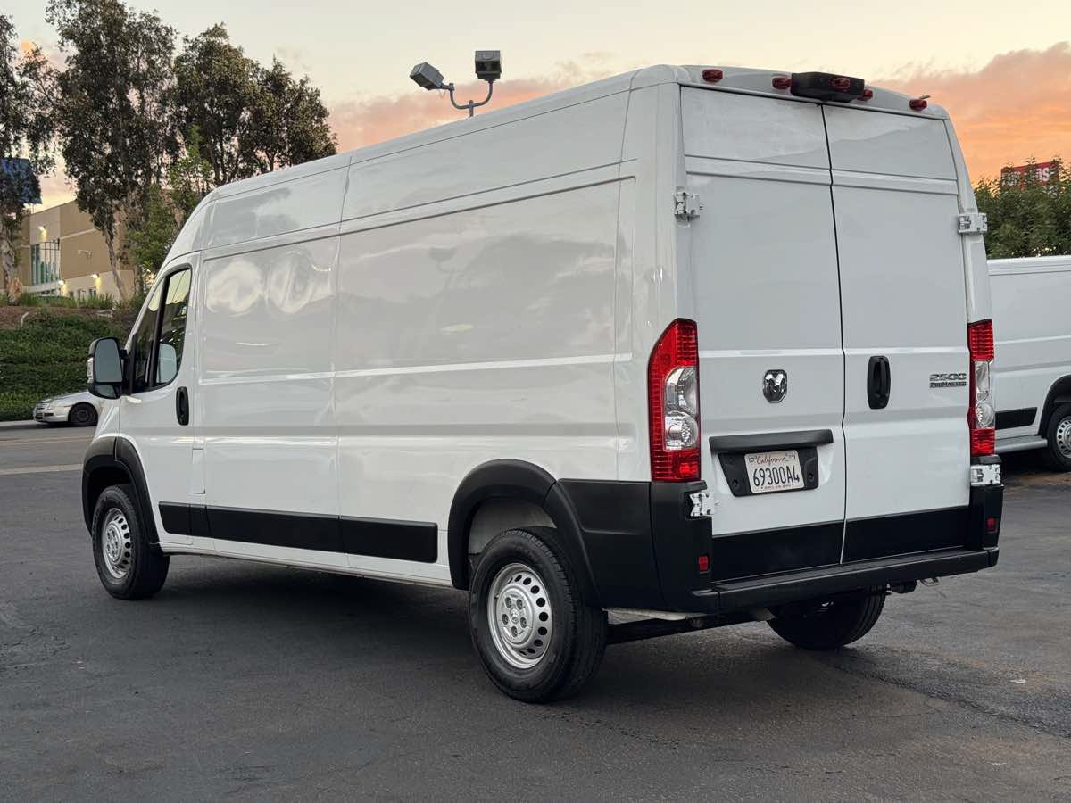 Used 2025 RAM ProMaster 2500 w/ Convenience Group FWD image 9