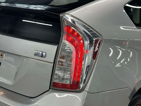 Used 2013 Toyota Prius Two FWD image 9