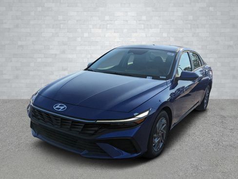 New 2026 Hyundai Elantra Blue image 9
