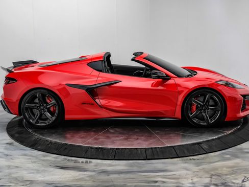 Used 2023 Chevrolet Corvette Z06 w/ Stealth Interior Trim Package RWD image 27