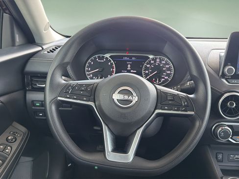 Certified 2025 Nissan Sentra SV FWD image 9