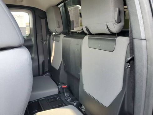 Used 2016 Toyota Tacoma SR5 w/ Towing Package RWD image 23