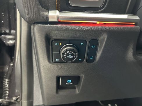 Used 2025 Ford Expedition Tremor image 11