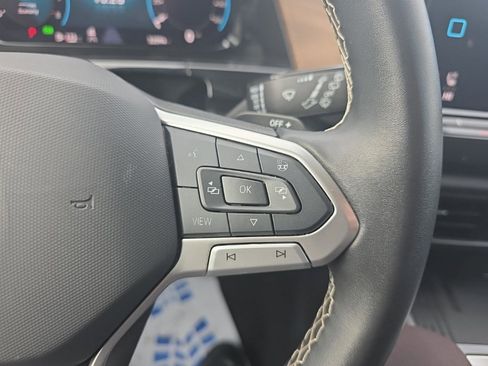 Used 2025 Volkswagen Atlas SE image 24