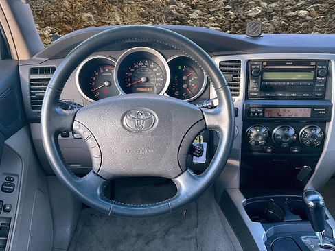 Used 2008 Toyota 4Runner SR5 image 5