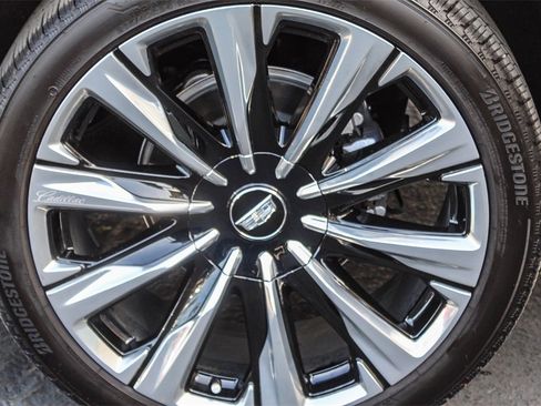 Used 2025 Cadillac Escalade ESV Premium Luxury Platinum image 11